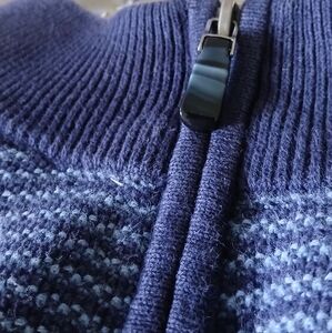 JOS A BANK 1905 THE NEW TRADITION Blue Knit Zipper Sweater With Patch SLEEVES